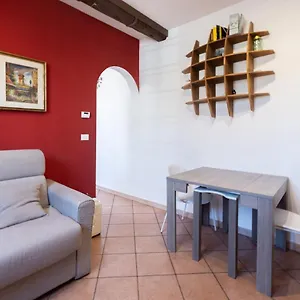 Valdonica, Appartamento Bologna