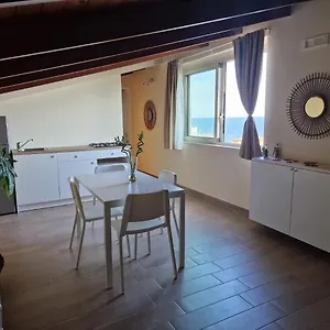 Appartamento Attico Vista Mare, Giardini Naxos