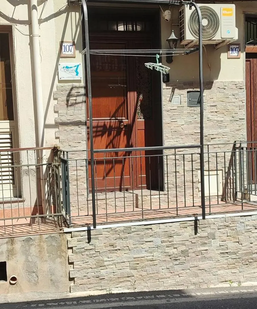 Chloe'S Apartament Giardini Naxos 0*,  İtalya